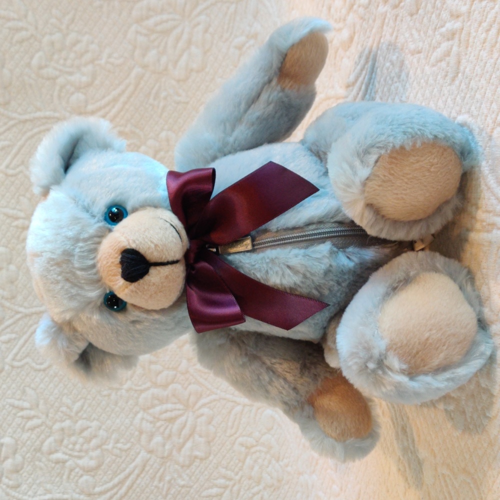 Ben Bridge 2012 Gray Benny Bear With Front Zip Pocket for Surprise Jewelry Item